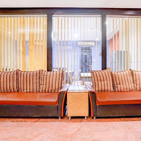 Super Townhouse Oak Times Square Le Western Mumbai Exterior photo