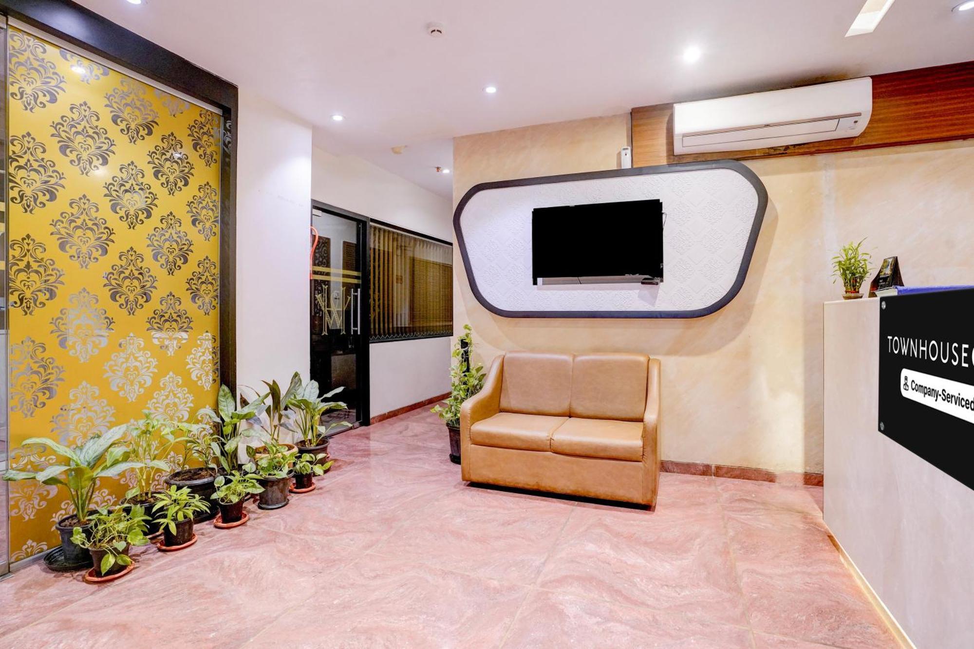 Super Townhouse Oak Times Square Le Western Mumbai Exterior photo