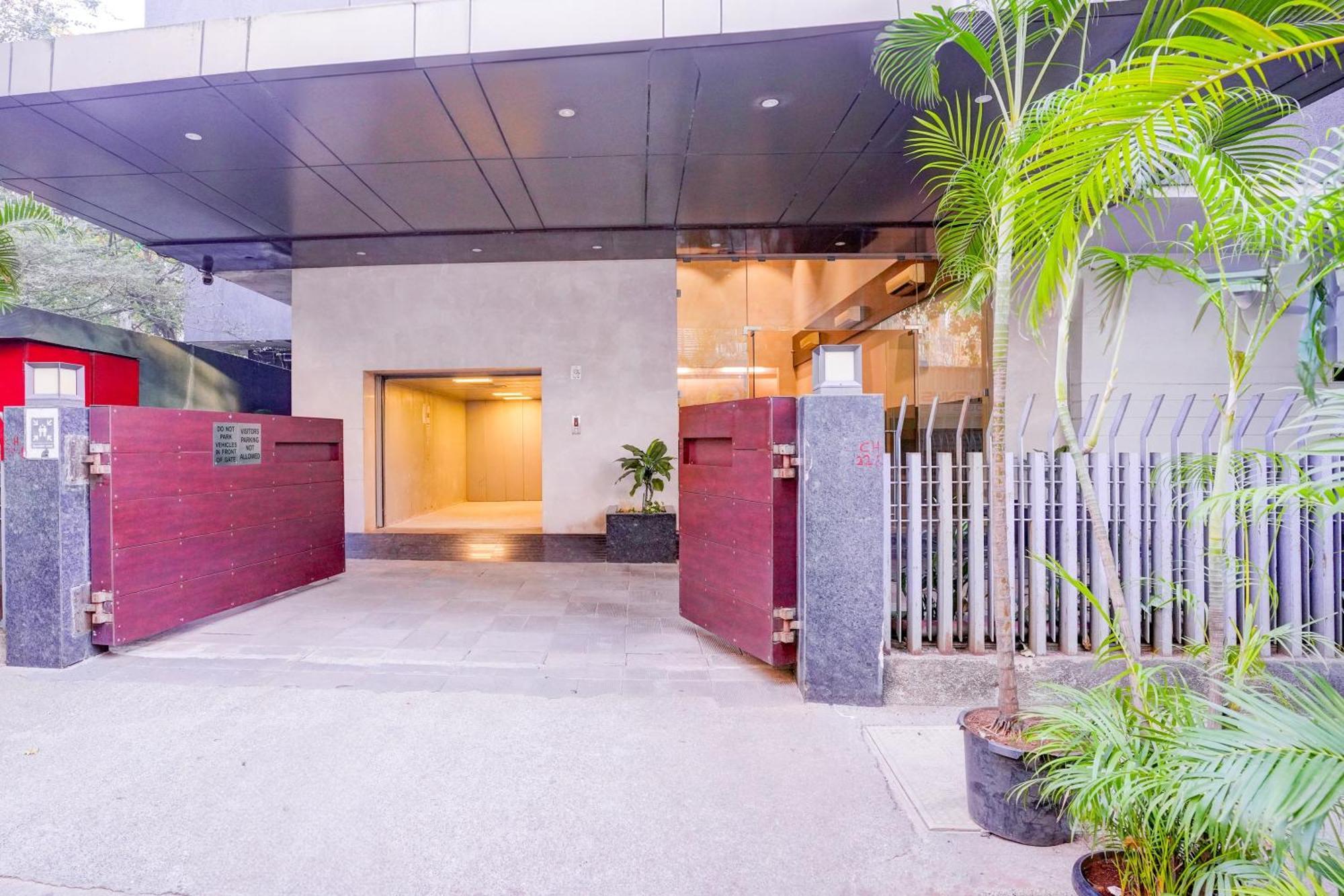 Super Townhouse Oak Times Square Le Western Mumbai Exterior photo