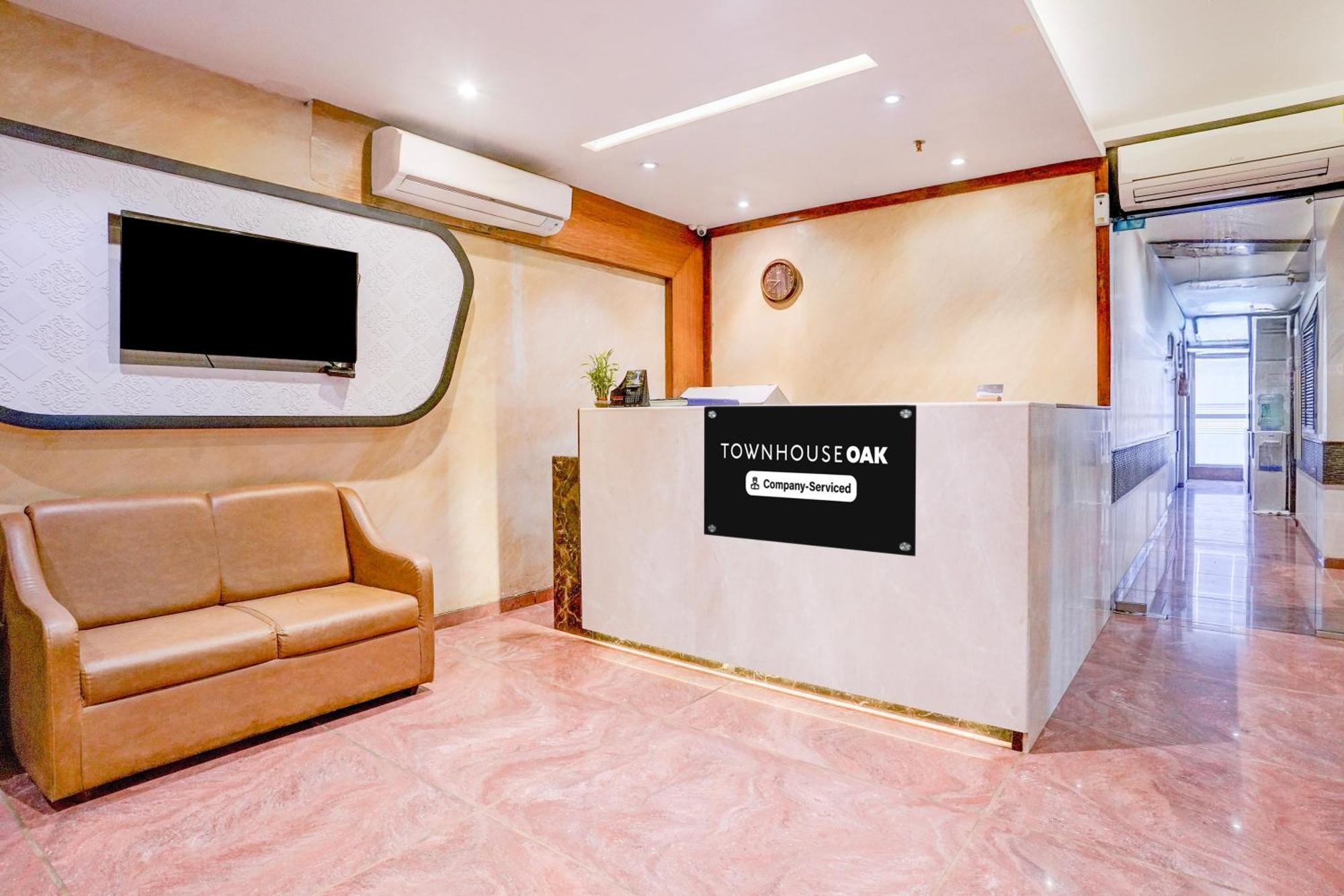 Super Townhouse Oak Times Square Le Western Mumbai Exterior photo