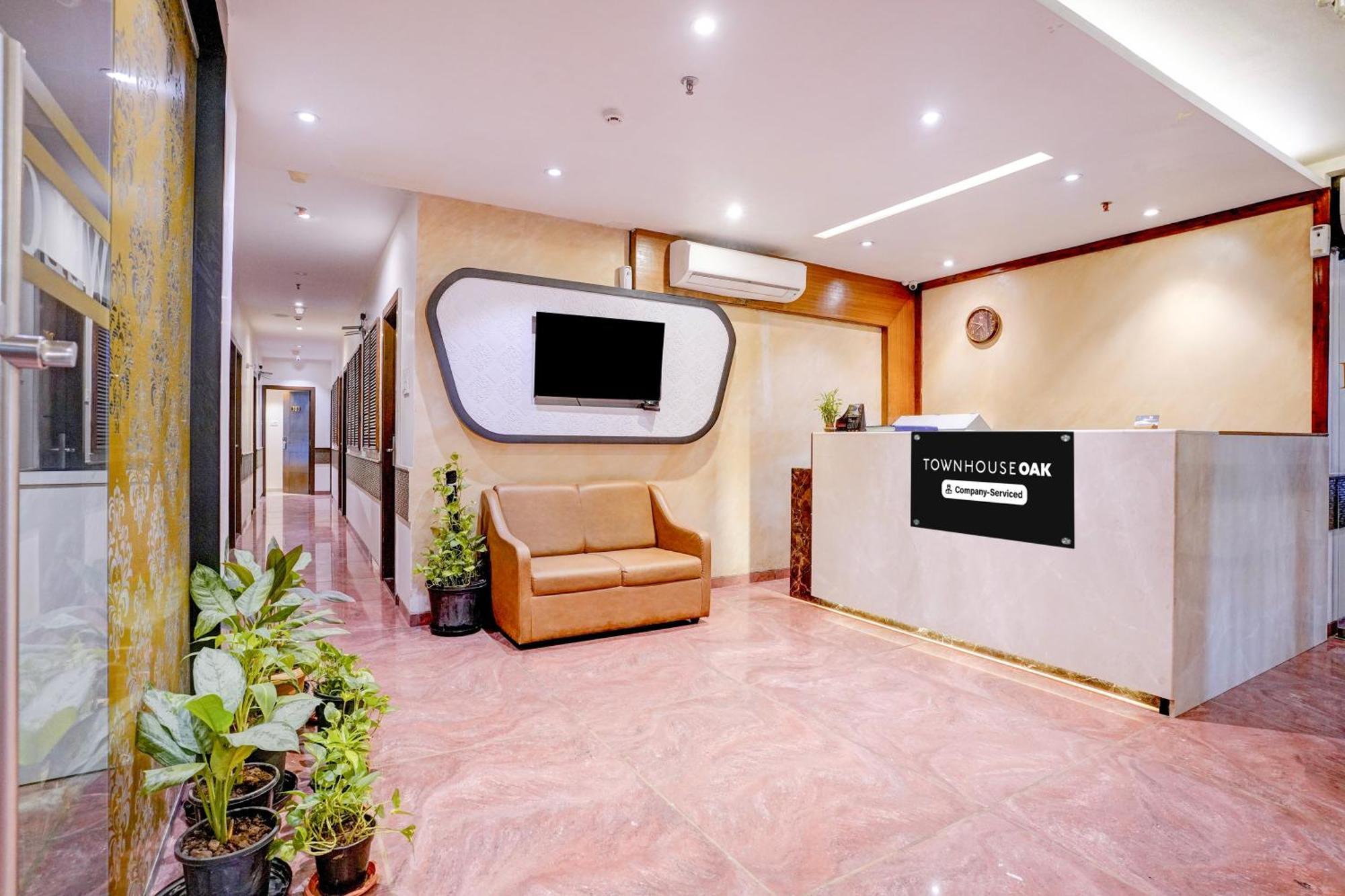 Super Townhouse Oak Times Square Le Western Mumbai Exterior photo